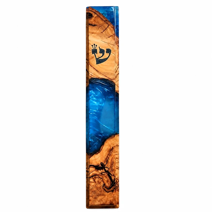 מזוזה עץ עבודת יד -אפוקסי כחול